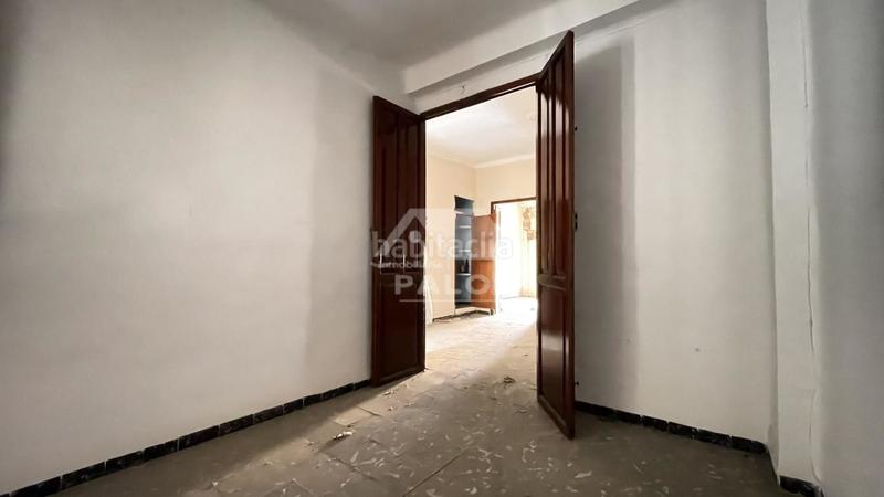 Foto fc92d73a-7a13-4fb3-9c2c-a20578b76101. Casa esta casa se encuentra , valencia, en la zona de la avenida. 

es un casa que tiene 211 m2 construidos en un solar en Carcaixent