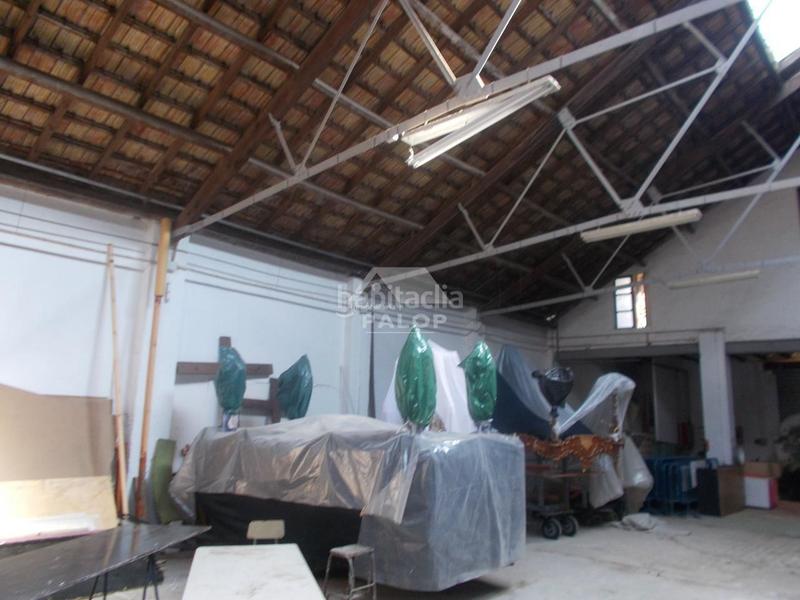 Foto 7dec7e55-8757-47bf-aa8f-03bafe29fd64. Nave industrial este nave industrial se encuentra , valencia, en la zona de la estación.

es un nave industrial que tiene 900 m2 en en Carcaixent