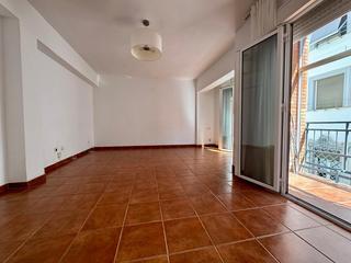 Pis  Plaza de chirinos. Piso exterior junto a cruz conde