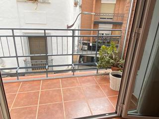 Pis  Plaza de chirinos. Piso exterior junto a cruz conde