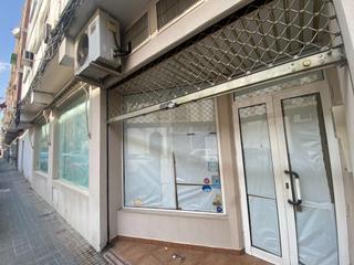 Lloguer Local Comercial a Calle cronista maraver 2. Local instalado para comercio en zona jesus rescatado