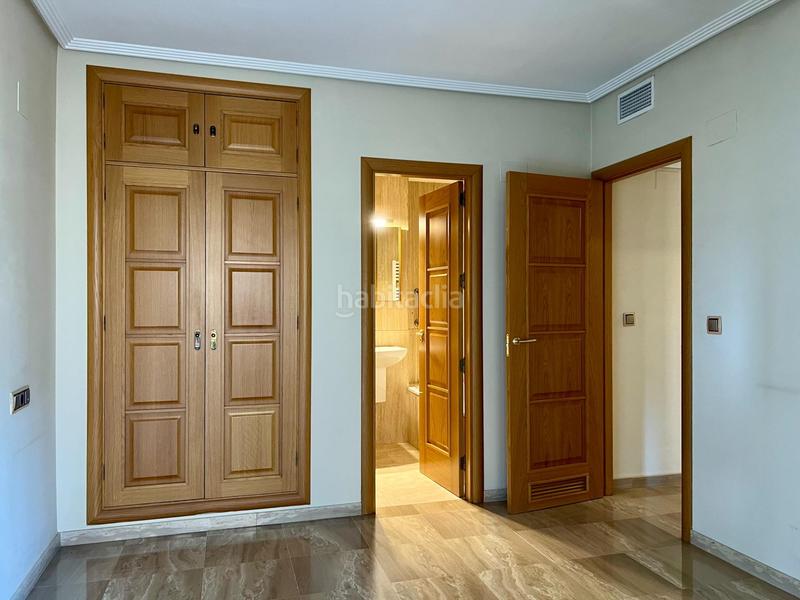 Foto e4f7525f-f668-4ed2-80f7-673257223427. Appartamento con riscaldamento parcheggio piscina in Córdoba