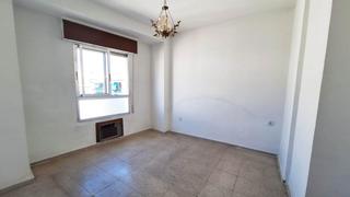 Pis a Santa Rosa - Valdeolleros. Una oportunidad , vivienda con ascensor en valdeolleros, junto a