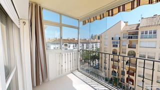 Etagenwohnung in Puerto Deportivo. Res. la roca  av. ramón y cajal