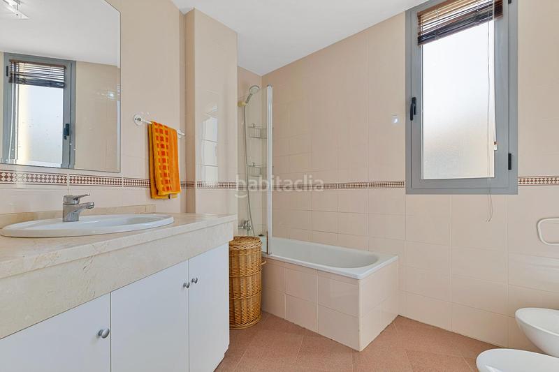 Foto 239d763f-a890-4fd3-af44-2ac72949f18a. Casa bifamiliare con parcheggio piscina in Torreblanca del Sol Fuengirola