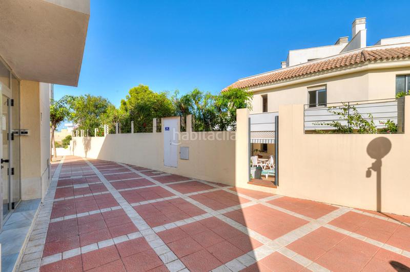Foto 597cee69-aab0-4eaa-b0a2-28047384122d. Casa bifamiliare con parcheggio piscina in Torreblanca del Sol Fuengirola