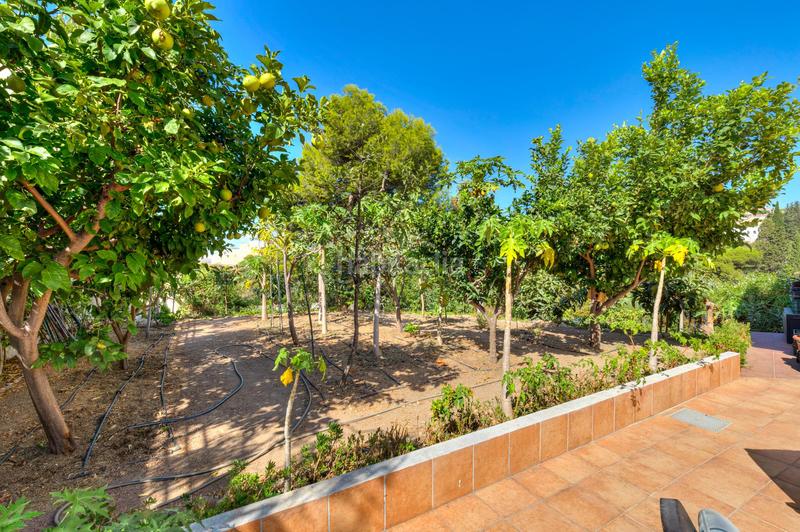 Foto d92bb578-d3b4-4a38-b5a9-353ae81e3325. Casa bifamiliare con parcheggio piscina in Torreblanca del Sol Fuengirola