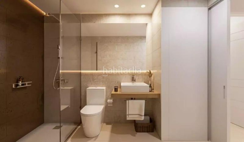 Foto c4da6044-c6c1-4f49-b987-57555410be4b. Apartament amb aparcament piscina a Los Pacos Fuengirola
