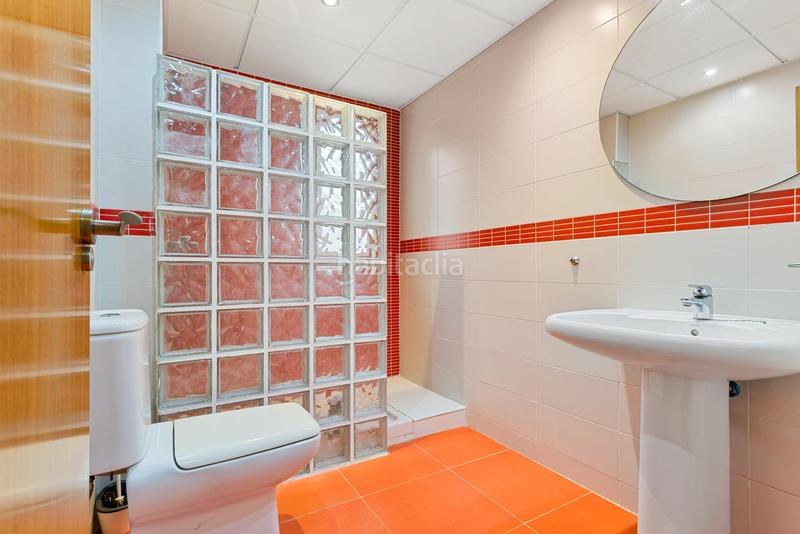 Foto ba7acf53-f871-490e-a547-1d47950ba047. Doppelhaus mit heizung parking pool in Chilches