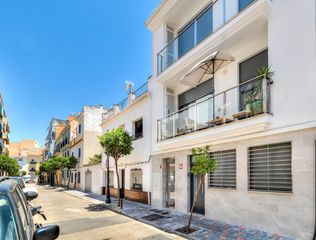 Apartamento en Puerto Deportivo. Fuengirola centroplaza chinorros