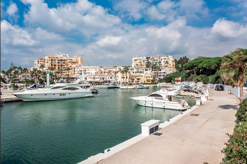 Foto 9f650fc4-a742-48ed-84f2-e9ae078f43ef. Chalet en Santa María Marbella