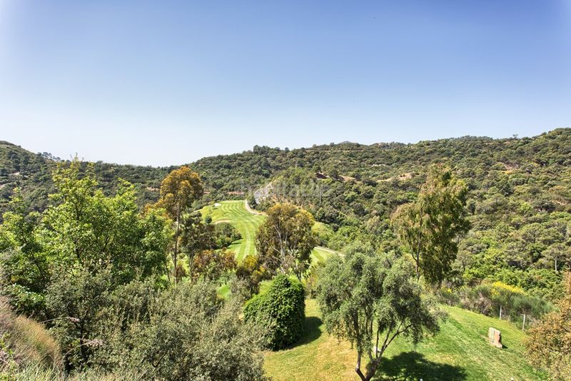 Foto 18b60d35-5f1c-4769-baa8-c186abffd23e. Xalet amb aparcament piscina a los arqueros - puerto del almendro Benahavís