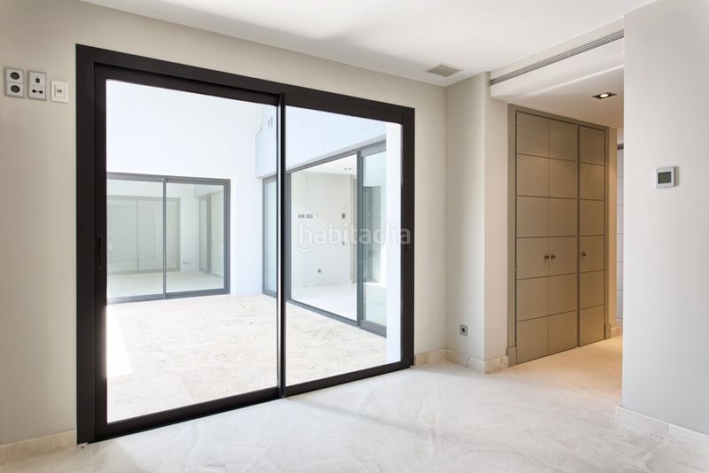 Foto 24460ac0-9d4e-4881-bc85-e66dc60f7996. Xalet amb aparcament piscina a los arqueros - puerto del almendro Benahavís