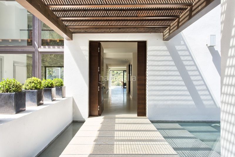 Foto c2ebd78a-fa96-466e-a002-fc1bce36d7b0. Xalet amb aparcament piscina a los arqueros - puerto del almendro Benahavís