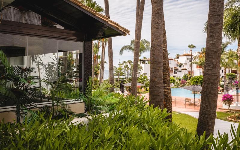 Foto 71bf3207-48ad-4d18-9e3b-d5fc8cfa6c57. Piano terra con parcheggio piscina in Puente Romano Marbella