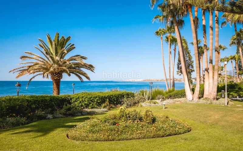 Foto b212ed4e-393d-4aab-bdce-bf2eb6a5a330. Planta baixa amb aparcament piscina a Puente Romano Marbella