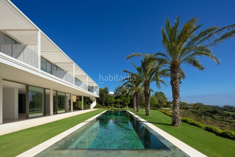 Foto 2f2ffa65-5e39-4faa-bfeb-1b86a73d4f70. Xalet amb aparcament piscina a Casares golf - Casares del sol Casares