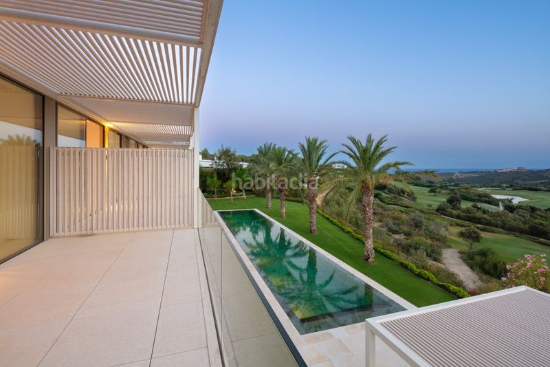 Foto 7363a512-5343-40cc-b9b2-cd79bed00788. Xalet amb aparcament piscina a Casares golf - Casares del sol Casares