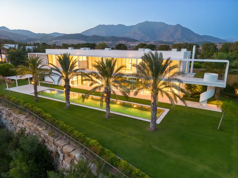 Foto aee67a61-60f4-4f8e-9865-d47dc2f637cf. Xalet amb aparcament piscina a Casares golf - Casares del sol Casares