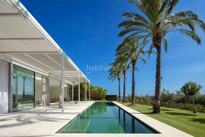 Foto f4b8f75f-e807-435d-8934-b2a51c4473c9. Xalet amb aparcament piscina a Casares golf - Casares del sol Casares
