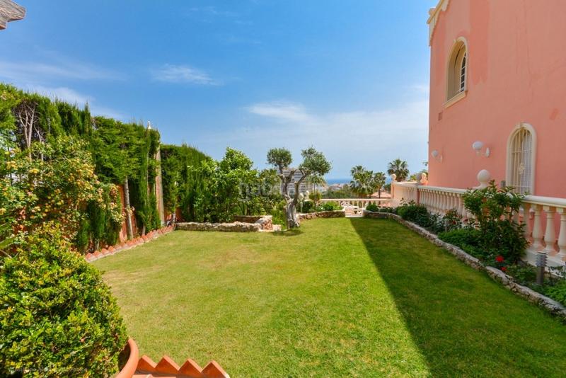 Foto c2647a37-dcb6-48a6-bade-f5e566ac77f2. Chalet con riscaldamento parcheggio piscina in Hacienda Torrequebrada Benalmádena