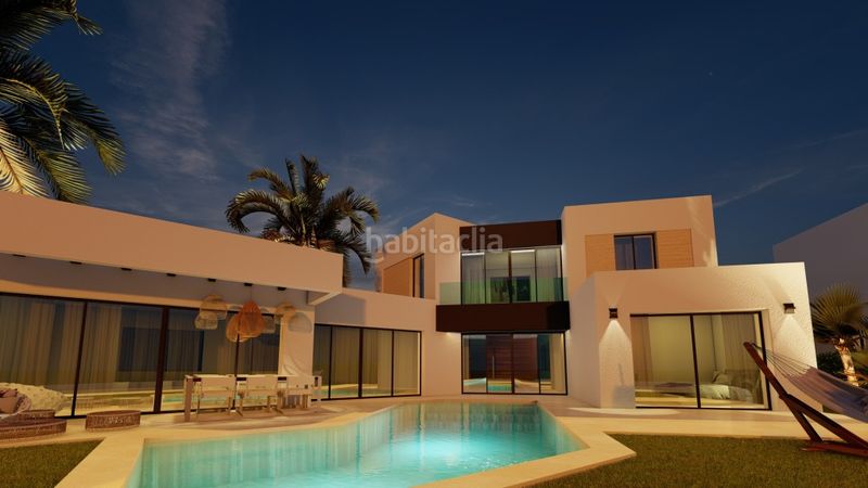 Foto 40897f98-dff1-4c98-a0bc-edabd7842239. Chalet con parcheggio piscina in Parque Central Estepona