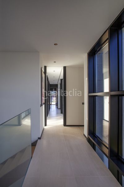 Foto df0f387f-e33d-4bcf-9dcd-79cc5df9e9fb. Xalet amb aparcament piscina a Las Brisas Marbella