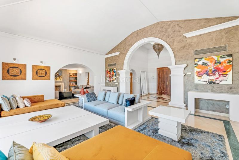 Foto 41375045-1029-43df-87aa-7271d0ad3f21. Chalet with parking pool in Guadalmina Baja Marbella