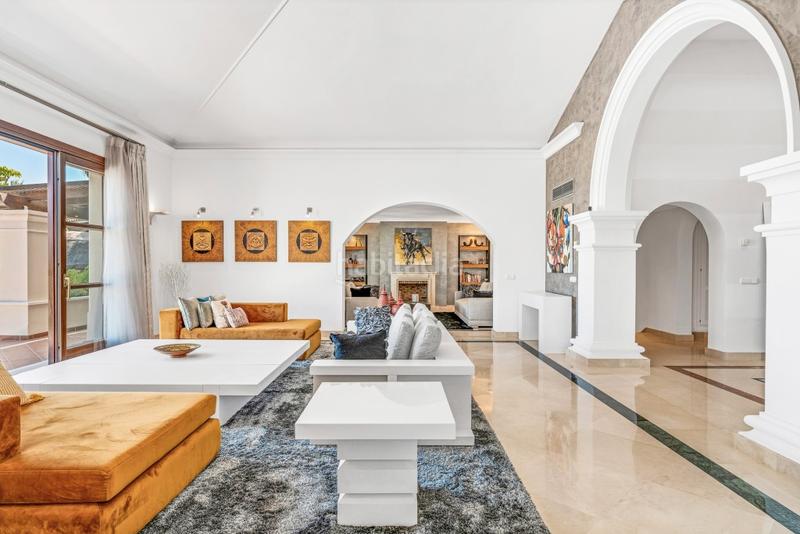 Foto 96d4250a-a5fc-4d34-a786-de755c3d9bc5. Chalet with parking pool in Guadalmina Baja Marbella