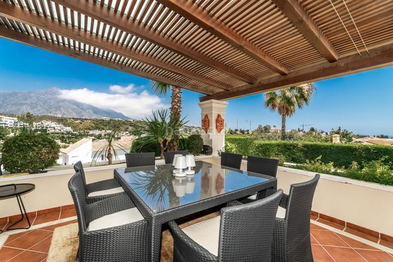 Foto a5a83b33-d617-4b7b-b66f-f03399cc5569. Chalet with parking pool in Guadalmina Baja Marbella