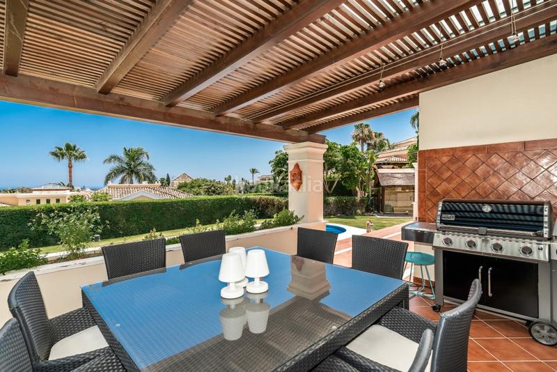 Foto dd3874ed-231d-493e-a584-8bfa785d6a57. Chalet with parking pool in Guadalmina Baja Marbella