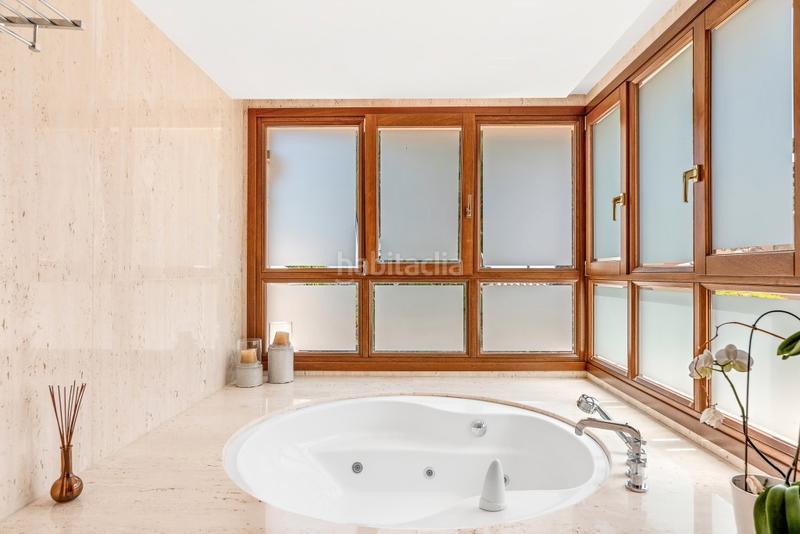 Foto 6b2fdc36-e661-48c5-9bb4-998c2183d530. Xalet amb aparcament piscina a Guadalmina Baja Marbella