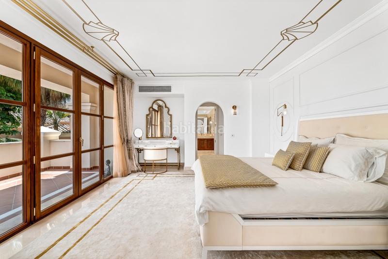 Foto ce646cb1-79b2-40fa-883a-858075a0ec79. Xalet amb aparcament piscina a Guadalmina Baja Marbella