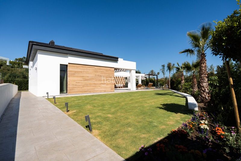 Foto cc5248d0-c39e-4179-9db0-646c7e133b11. Xalet amb calefacció aparcament piscina a Las Brisas Marbella