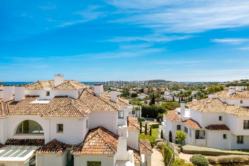 Foto 669e0a86-0f5d-4a4c-8a2d-8fbddecb3329. Apartament amb aparcament piscina a Los Naranjos Marbella