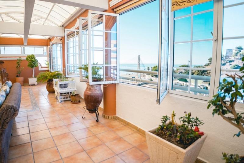 Foto 9c8762b8-ce15-4fd2-88ad-91450a71a3e1. Duplex with parking pool in Castillo Sohail - Myramar Fuengirola