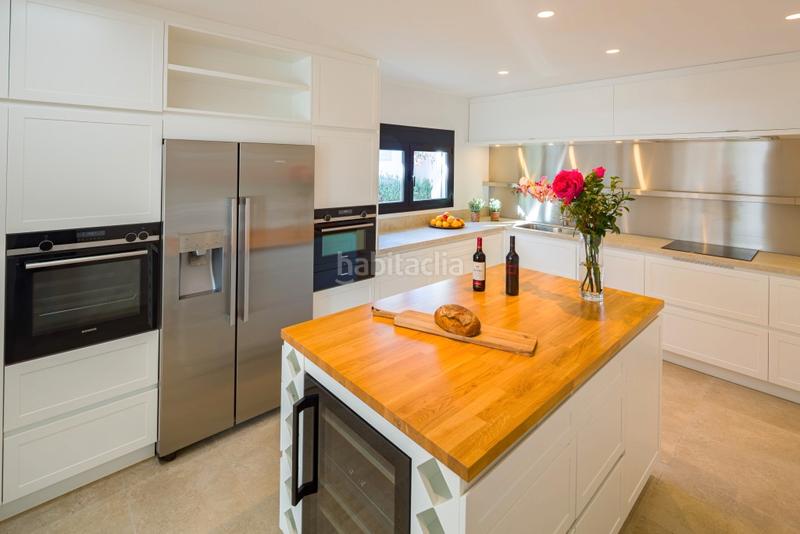 Foto 4682e6ec-d799-4433-bc3e-b6d262696e52. Chalet mit parking in Aloha Marbella