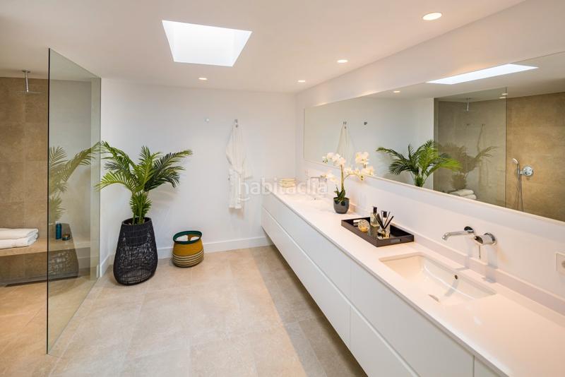 Foto 93851078-63db-4a52-9cb9-f1f265aad539. Chalet mit parking in Aloha Marbella