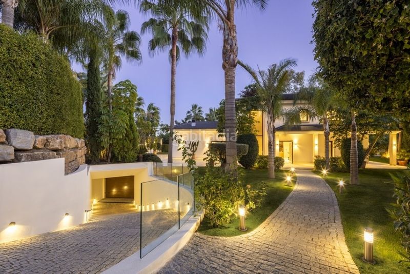 Foto bd6c8d4f-a403-4f19-ba8e-c3debe8c666e. Xalet amb aparcament piscina a Las Brisas Marbella
