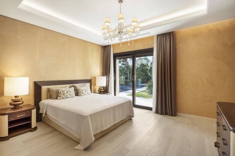 Foto cee39589-ebdf-4857-94d1-a41862e573e0. Xalet amb aparcament piscina a Las Brisas Marbella