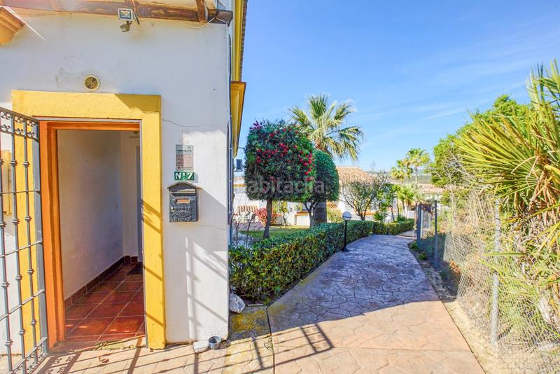 Foto 8176723f-7744-4d83-a332-15034ca35515. Casa aparellada amb aparcament piscina a Guadalobón Estepona