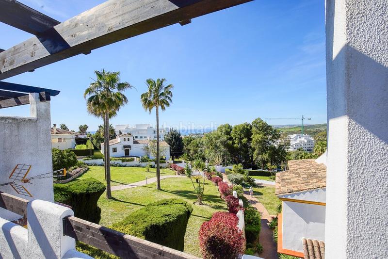 Foto e049c477-8ee2-44af-bc30-5f666b418774. Casa pareada en Guadalobón Estepona