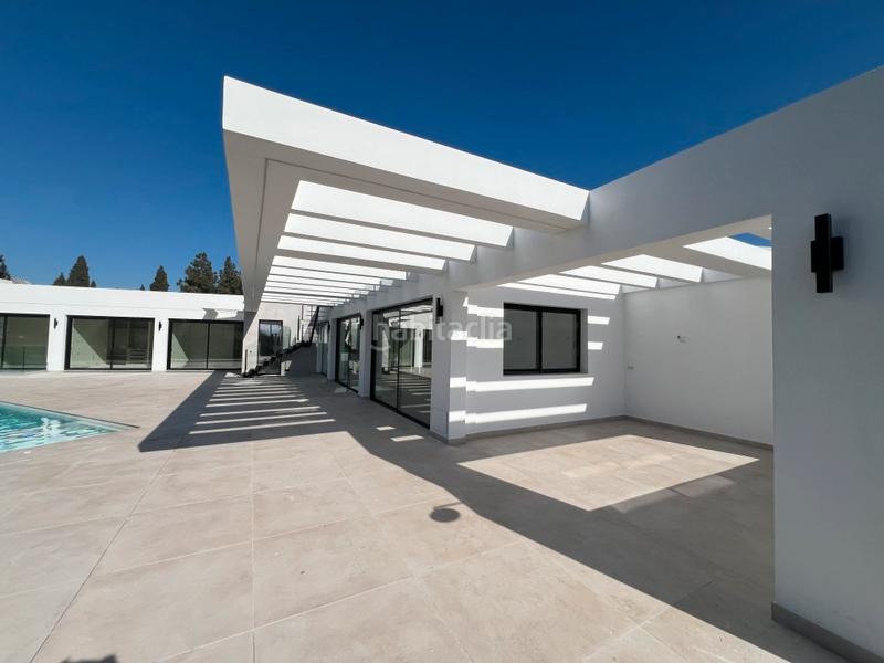 Foto ad0e2f39-abf3-45c3-b8f8-943a6f6f138b. Chalet with heating parking pool in El Faro de Calaburra - Chaparral Mijas