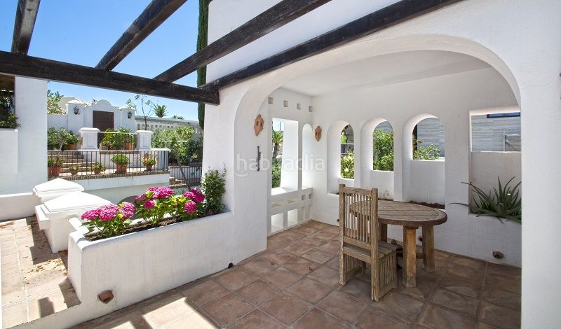 Foto 6ad8fcb9-892f-4560-8859-80ae37e3f589. Xalet amb aparcament piscina a Las Brisas Marbella
