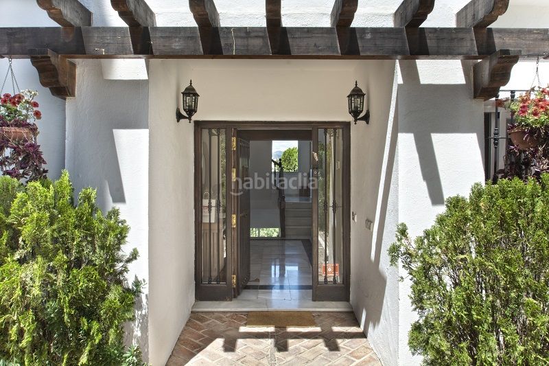Foto 7551ef19-5899-4d03-aeb3-2e37ebf9725a. Xalet amb aparcament piscina a Las Brisas Marbella