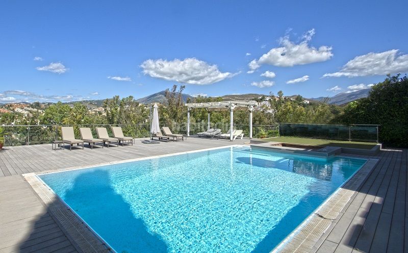 Foto 755b5f59-dde9-4322-bcc6-17b30398b76e. Xalet amb aparcament piscina a Las Brisas Marbella