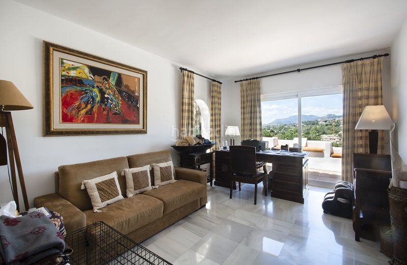 Foto c505e704-690f-401a-8938-63c99b904f8e. Xalet amb aparcament piscina a Las Brisas Marbella
