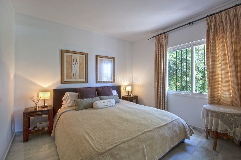 Foto f084b88e-bd82-4e9c-9285-34d5e161f190. Xalet amb aparcament piscina a Las Brisas Marbella