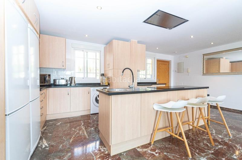 Foto 4f629479-9689-4004-908f-914ca622c69f. Apartament amb aparcament piscina a Las Gaviotas - Carvajal Fuengirola