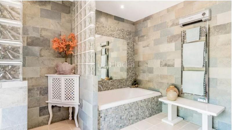 Foto 7ca19349-44c5-470f-aad9-01a5d69fea15. Chalet en altos de Estepona Estepona